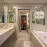 كاستليتروي بارك 4*