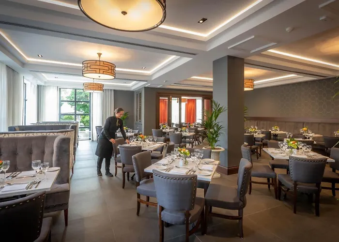 Отель Castletroy Park